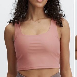 NWT Rose Pink/Claypen Lydia Moisture-Wicking Built-In
Bra Tank. Medium